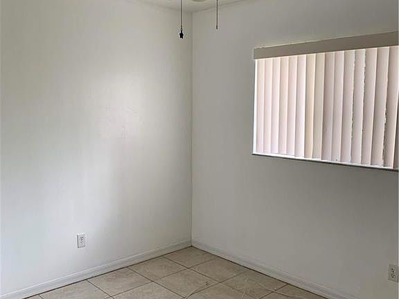5th image of 920/922 Eisenhower Blvd