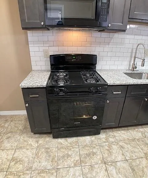 207 E Cambria St — Photo 18