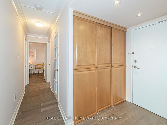 2nd image of 77 Maitland Pl #615