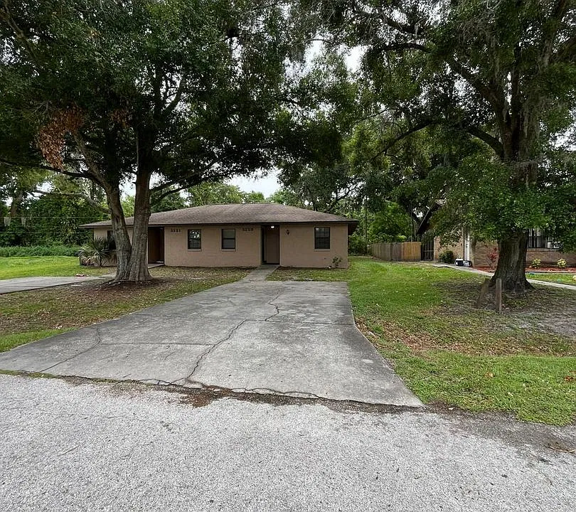 3229-3231 Julia Ct