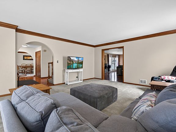 4th image of 1659 Brittany Ln