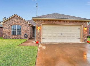 412 NW Granite Ave, Cache, OK 73527