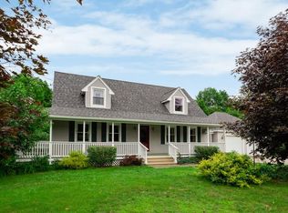565 E Hill Rd, Oakham, MA 01068