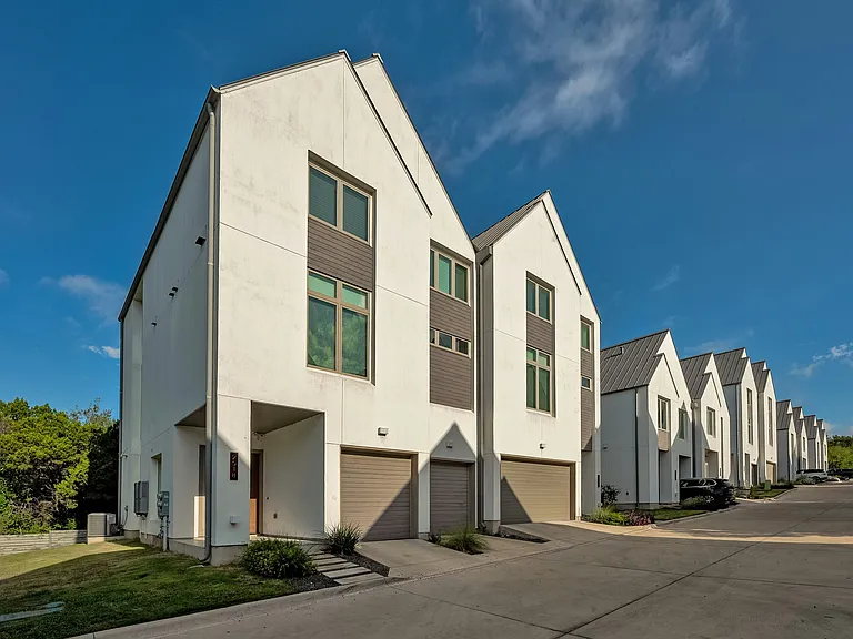 2518 Sutherland St — Photo 5