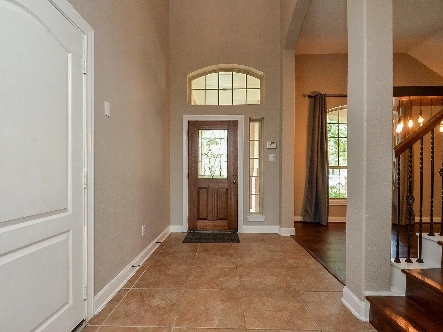 4 bed, 3.5 bath, 2802 sqft, $2,750 — Photo 4