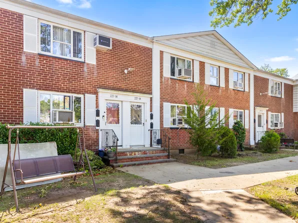 227-16 Hillside Avenue image 20 of 23