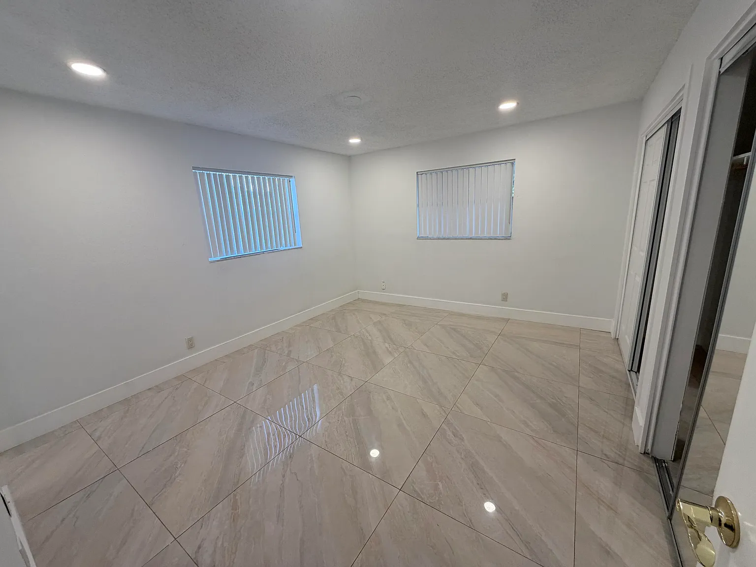 3 bed, 2.0 bath, 1734 sqft, $2,899 — Photo 3