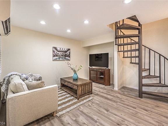 5th image of 540 Elm Dr Unit 201