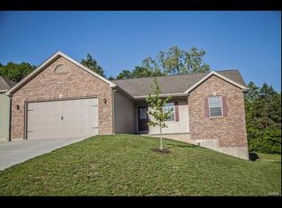 558 Crestfall Dr, Washington, MO 63090