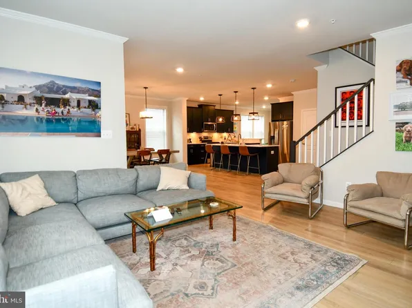 1717 Evansberry Dr, Frederick, MD 21701