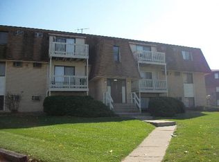 1448 Pioneer Rd APT 10, Crest Hill, IL 60403