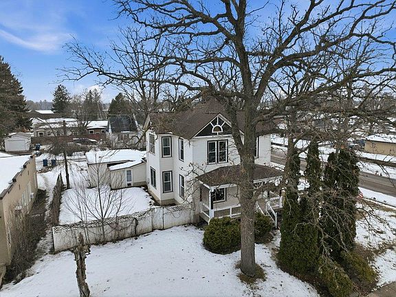 4th image of 803 N Main St