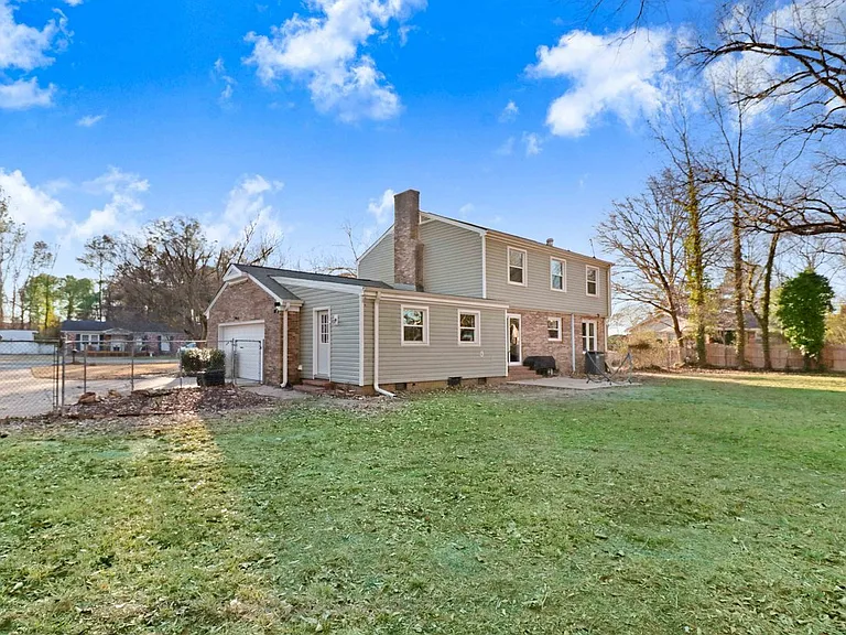 202 Deluca Rd — Photo 4
