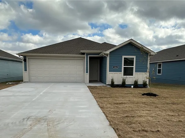 206 NW Bellflower St, Gentry, AR 72734