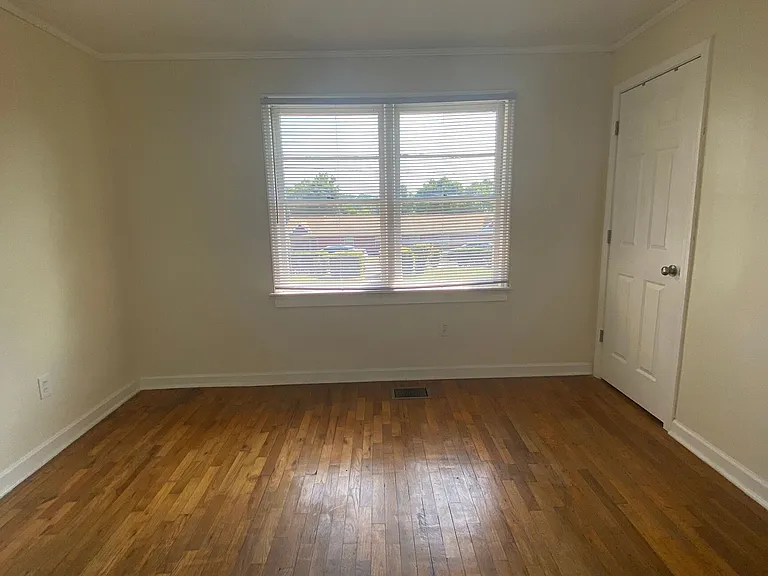 297 Macon Ave — Photo 17