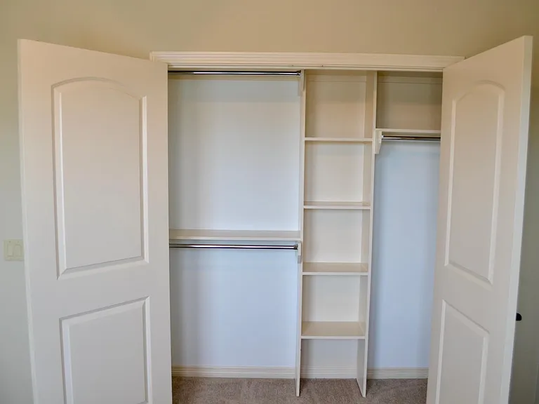 3127 Fairdale Oaks E — Photo 23