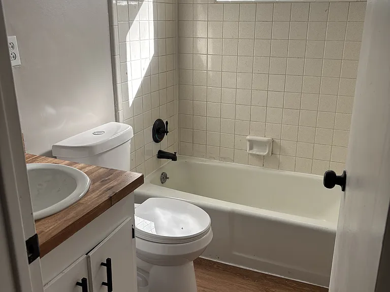 254 Lake Dr #3 — Photo 3