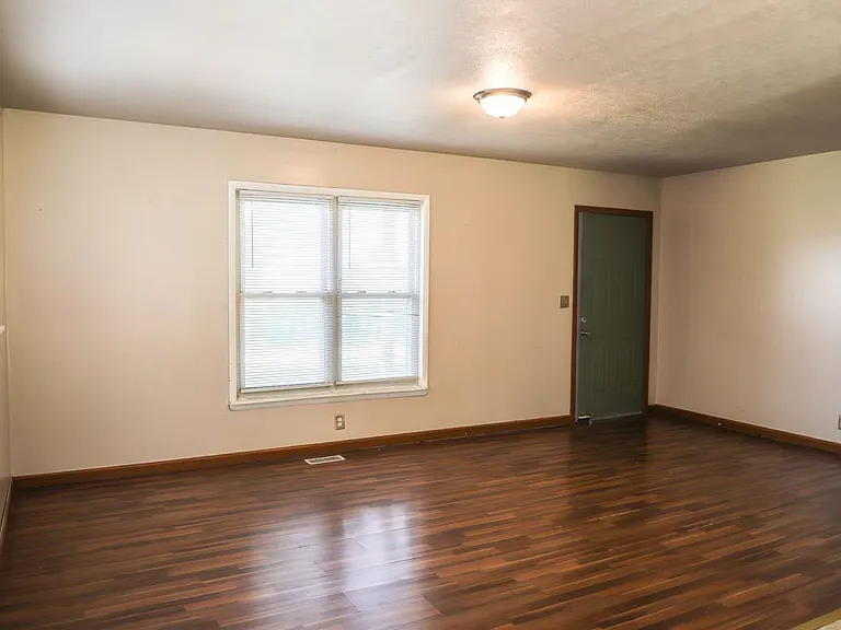 8566 Vann Rd — Photo 5