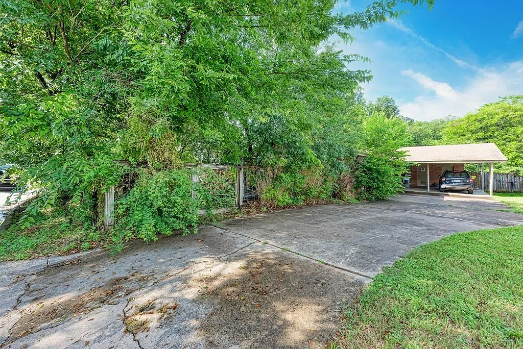 2 bed, 1.0 bath, 800 sqft, $1,995 — Photo 2