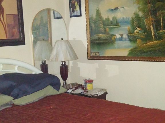 3rd image of 4012 Murdock Ave