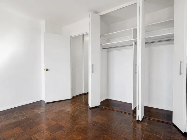 70-25 Yellowstone Boulevard image 20 of 29