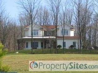 30 Lake Rd, Hamburg, PA 19526