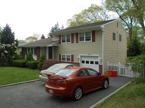 2nd image of 3 Arbor Ln