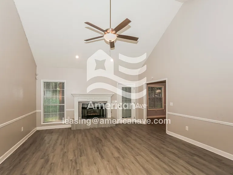 883145_002_living_room_13799475.jpg