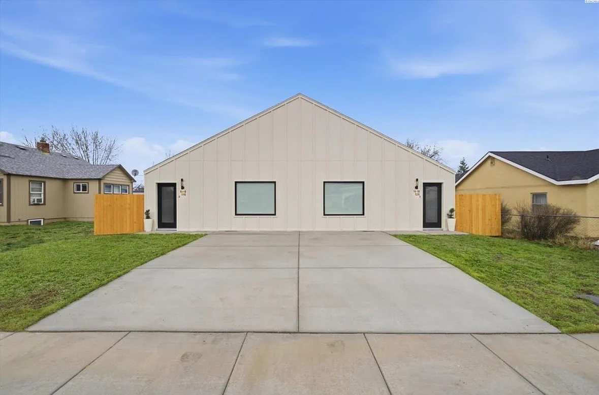 3 bed, 1460 sqft, $2,095 — Photo 1