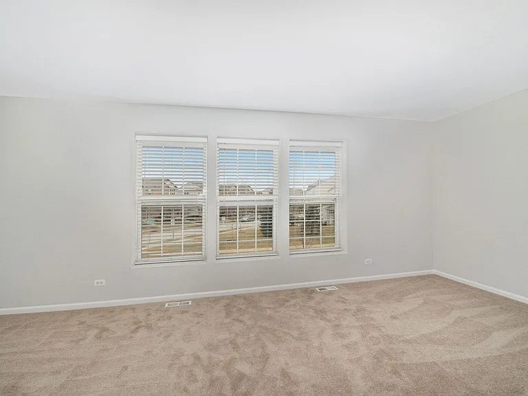 409 Metropolitan St — Photo 13