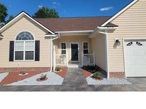 4315 Rocinta Ct, Hope Mills, NC 28348