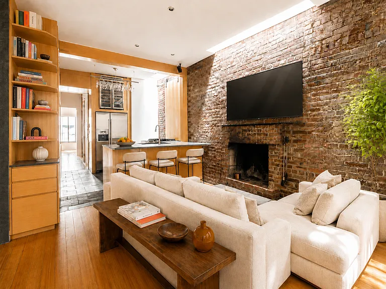 20 Renwick St #10 — Photo 5