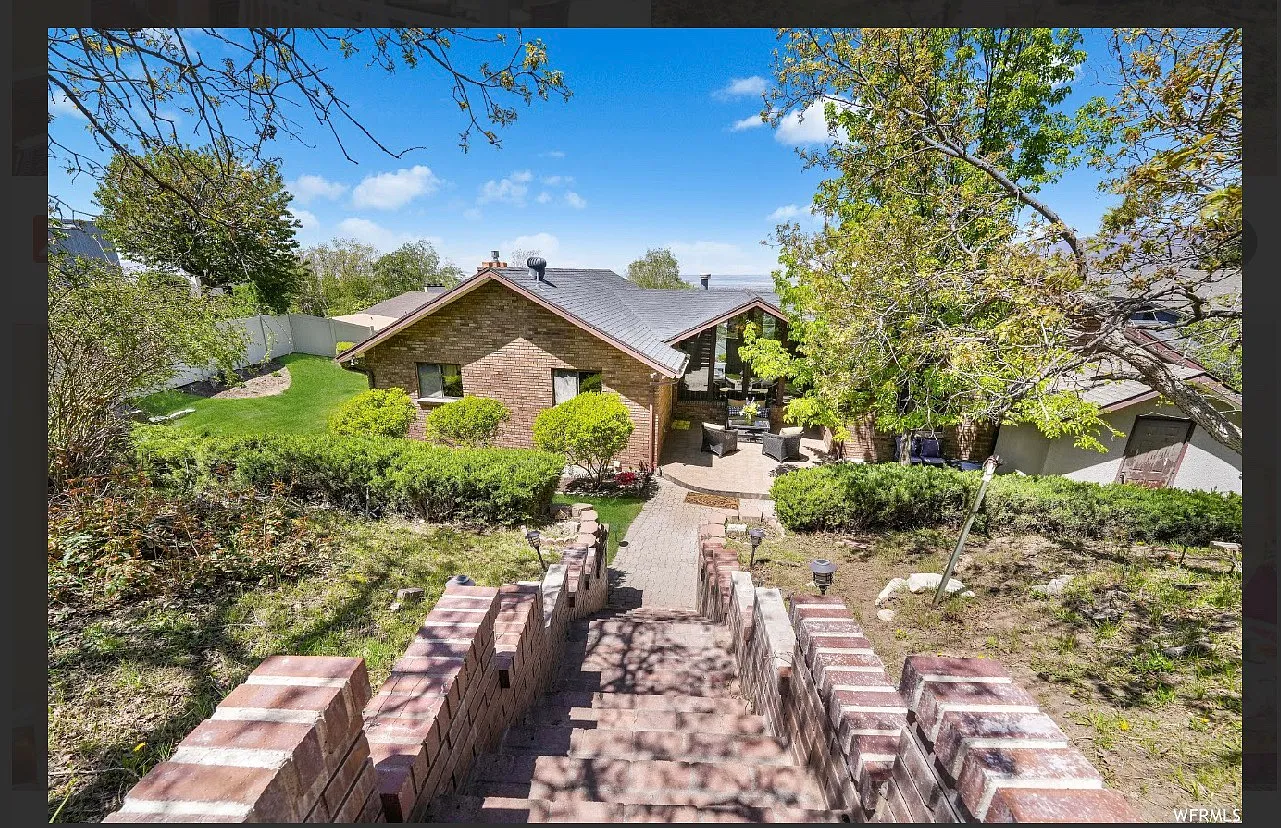 4 bed, 2700 sqft, $3,500 — Photo 3