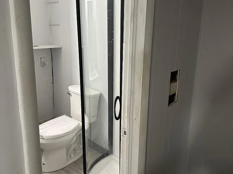 2631 Peach St #8 — Photo 10