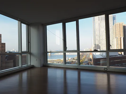 Sold by Madison Prominent Immeuble Inc | media 18