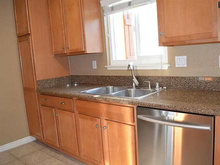 1000 Estes St #57 — Photo 10
