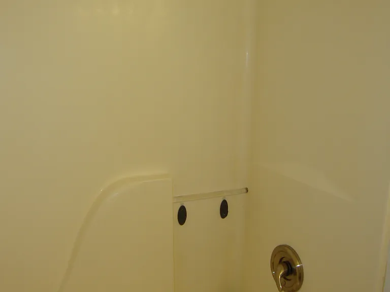 1st Bathroom Tub & Shower