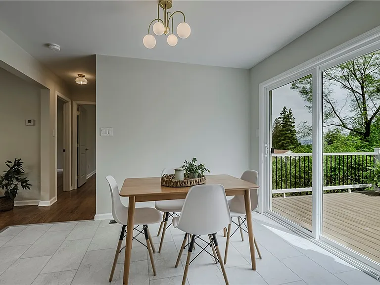 8 Terrace Hill Dr — Photo 19