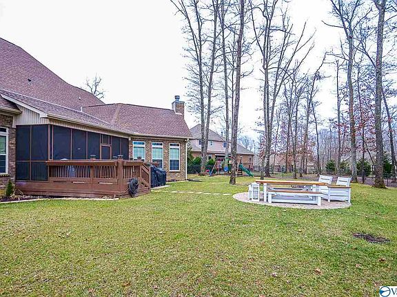 3rd image of 33 Verdant Cir SE