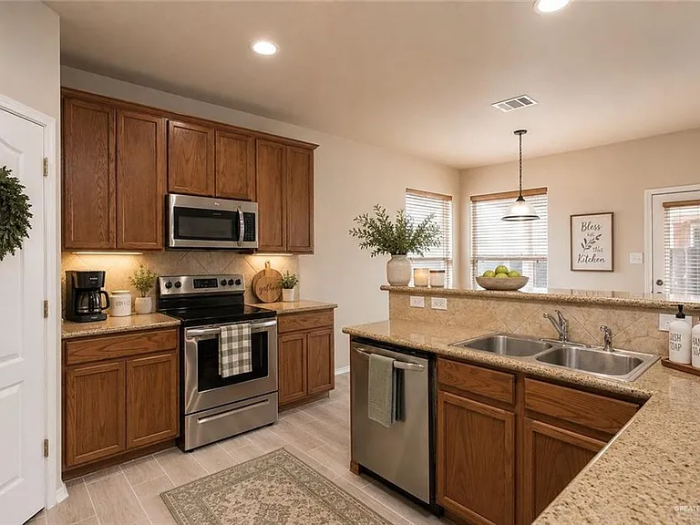 3500 San Andres Ct — Photo 9