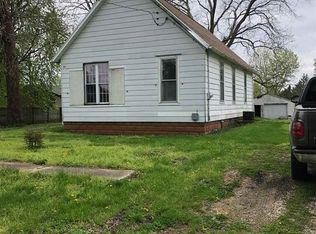 723 N 9th St, Cuba, IL 61427