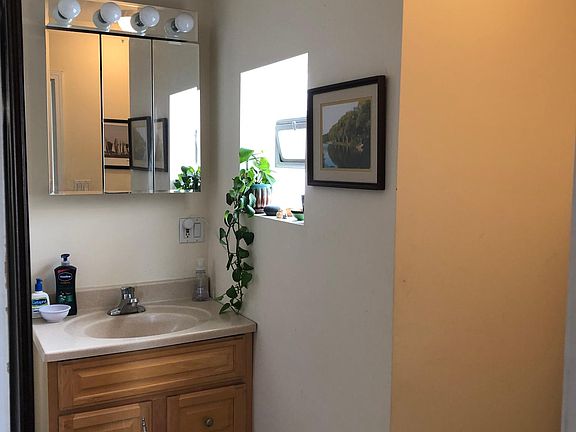 5th image of 1280 N Milwaukee Ave #2A
