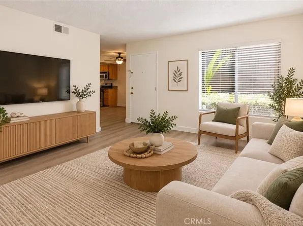 1350 Brentwood Cir Unit B, Corona, CA 92882