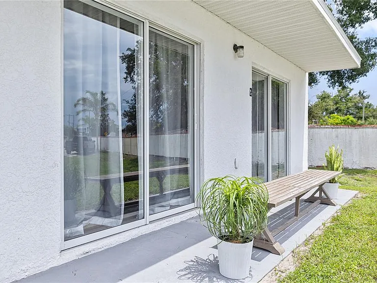 9415 Citrus Glen Pl — Photo 30