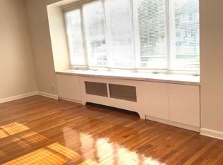 1239 154th St #1, Whitestone, NY 11357