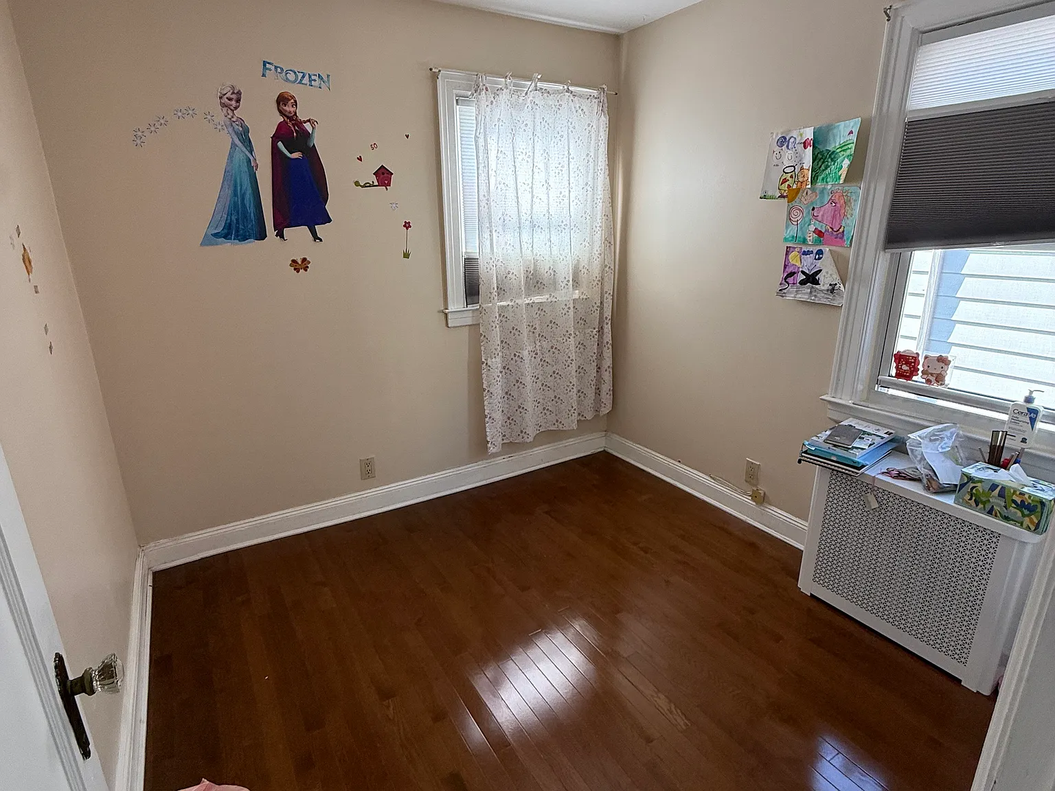 3 bed, 1256 sqft, $4,500 — Photo 4