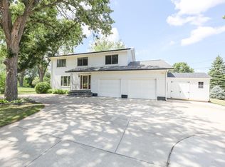 1212 Lakeside Dr, Alexandria, MN 56308