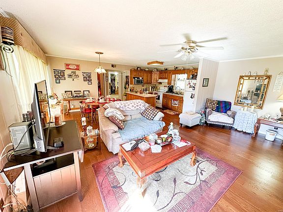 4th image of 1402 S Wines St