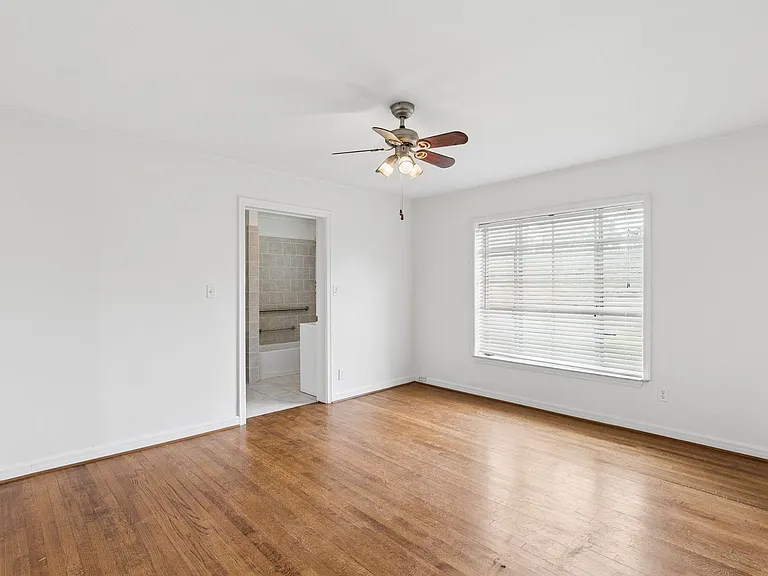 1108 Larchmont Ln — Photo 30