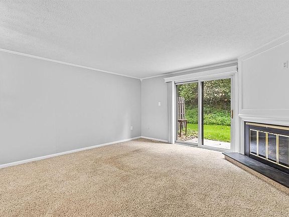 4th image of 209 Newton Sq